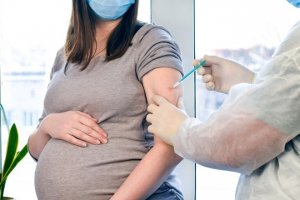 Những lưu ý khi mẹ bầu tiêm vaccine Covid-19
