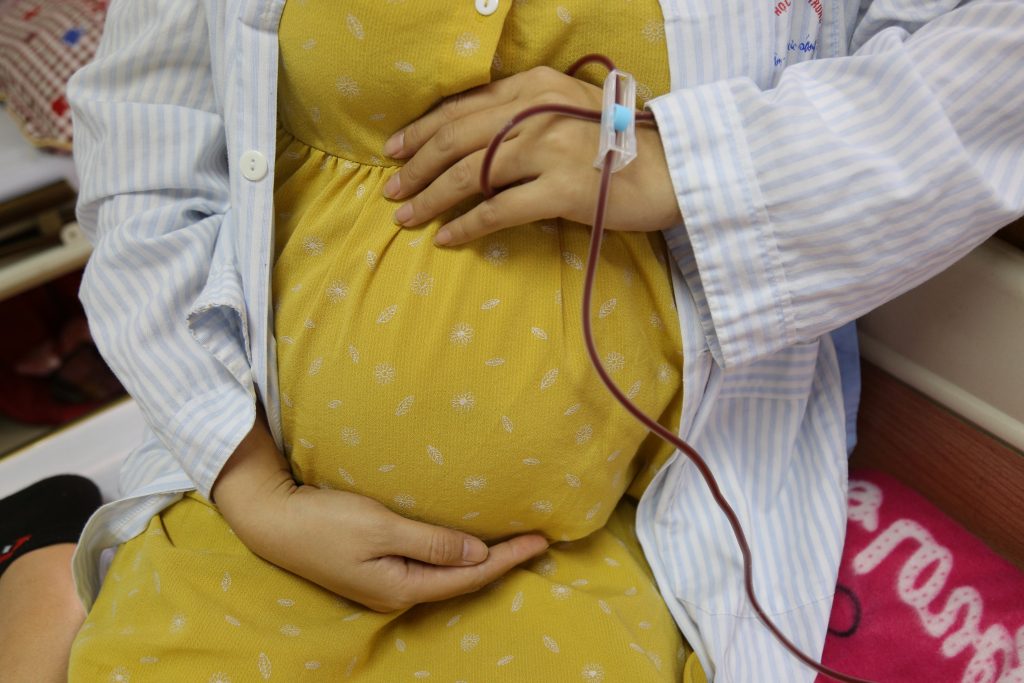 Cách theo dõi và quản lý thalassemia trong quá trình mang thai?
